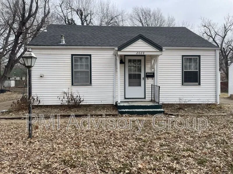 2 Bed 1 Bath Modern Contemporary Residence in Topeka, KS