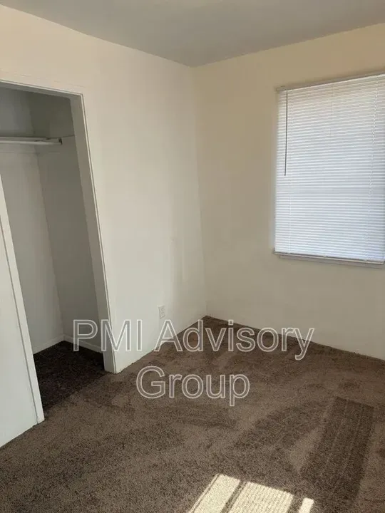 2 Bed 1 Bath Modern Contemporary Residence in Topeka, KS - 4