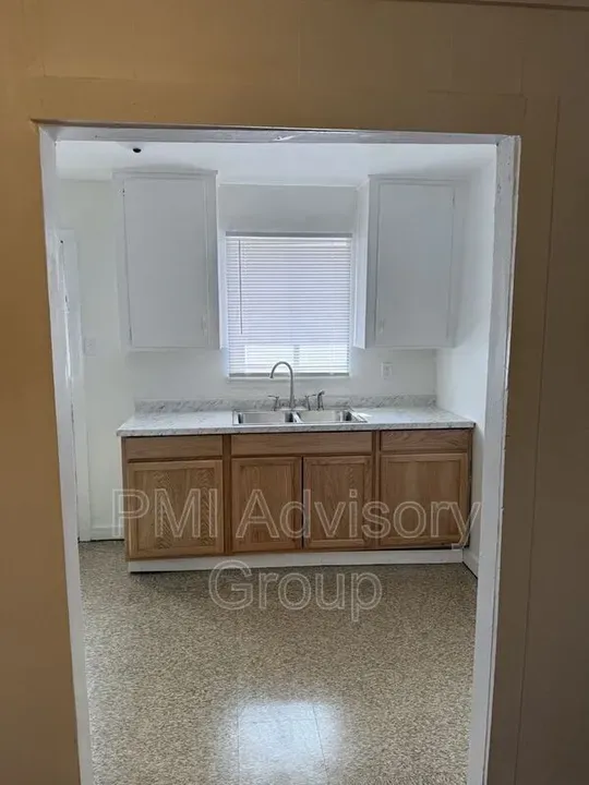 2 Bed 1 Bath Modern Contemporary Residence in Topeka, KS - 5