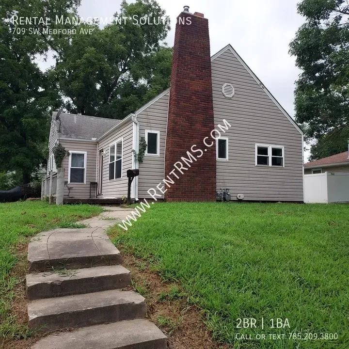 2 Bed 1 Bath Modern Contemporary Residence in Topeka, KS - 1