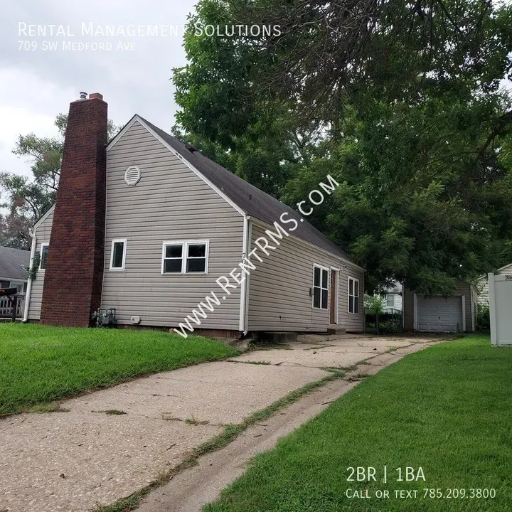 2 Bed 1 Bath Modern Contemporary Residence in Topeka, KS - 2