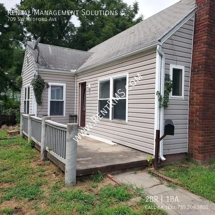 2 Bed 1 Bath Modern Contemporary Residence in Topeka, KS - 3
