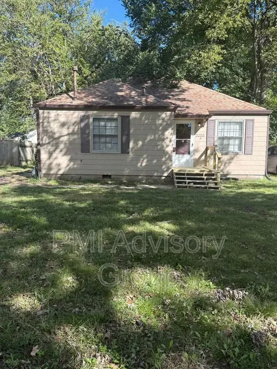 2 Bed 1 Bath Modern Contemporary Residence in Topeka, KS - 1