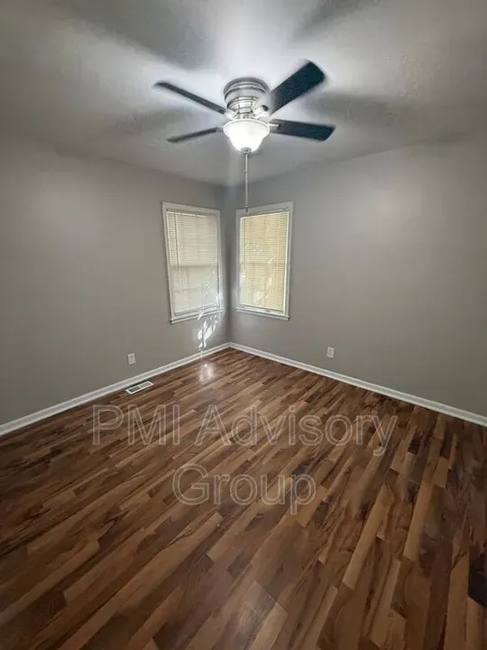 2 Bed 1 Bath Modern Contemporary Residence in Topeka, KS - 5