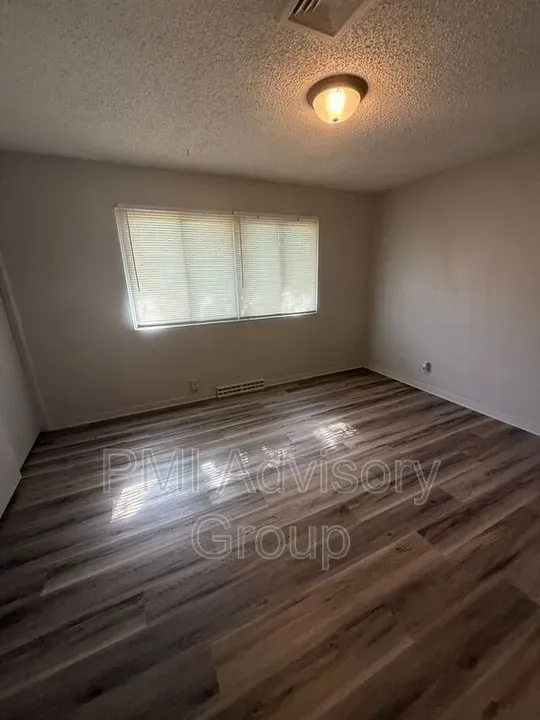 2 Bed 1 Bath Modern Contemporary Residence in Topeka, KS - 4