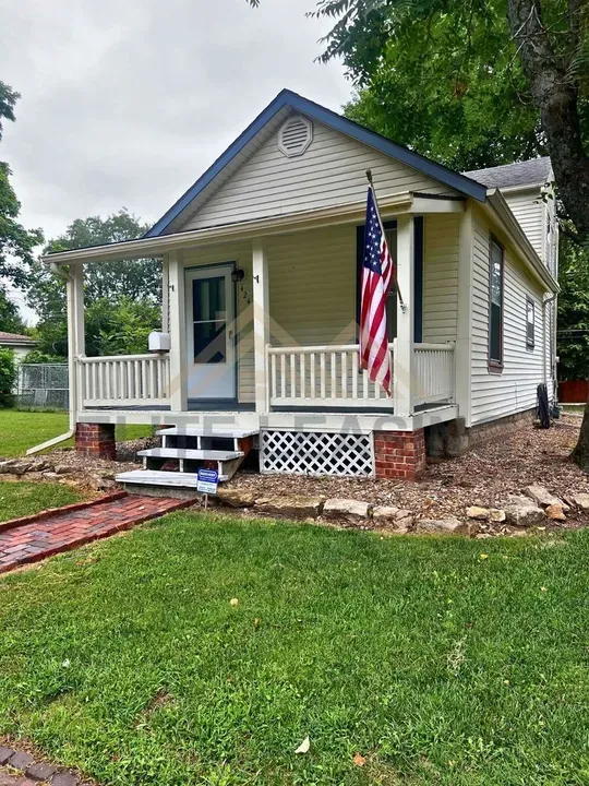 2 Bed 1 Bath Modern Contemporary Residence in Topeka, KS
