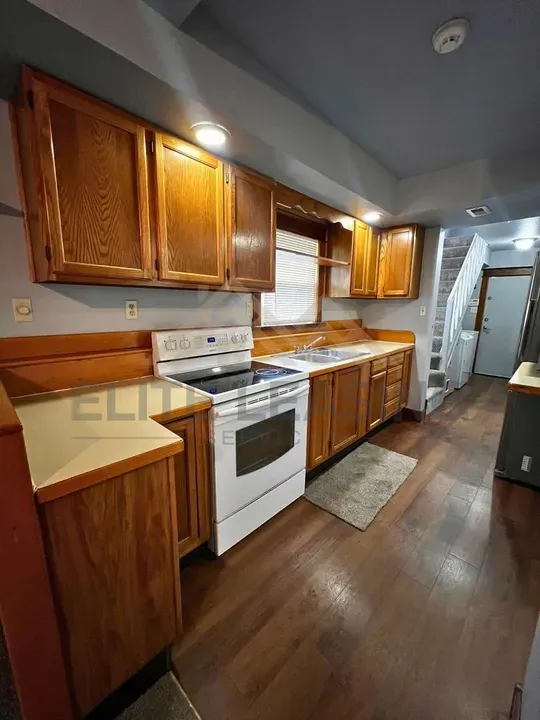 2 Bed 1 Bath Modern Contemporary Residence in Topeka, KS - 4