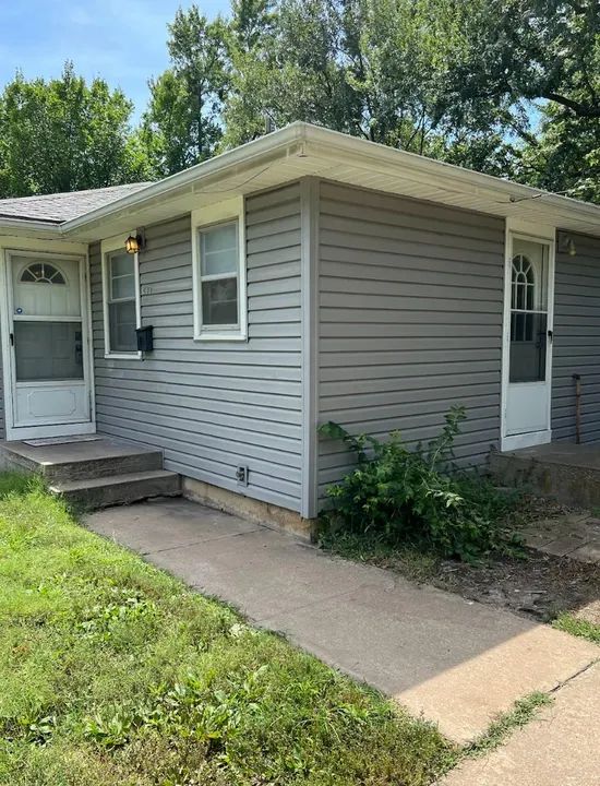 2 Bed 1 Bath Modern Contemporary Residence in Topeka, KS