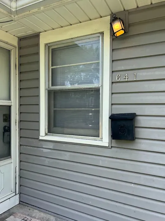 2 Bed 1 Bath Modern Contemporary Residence in Topeka, KS - 3