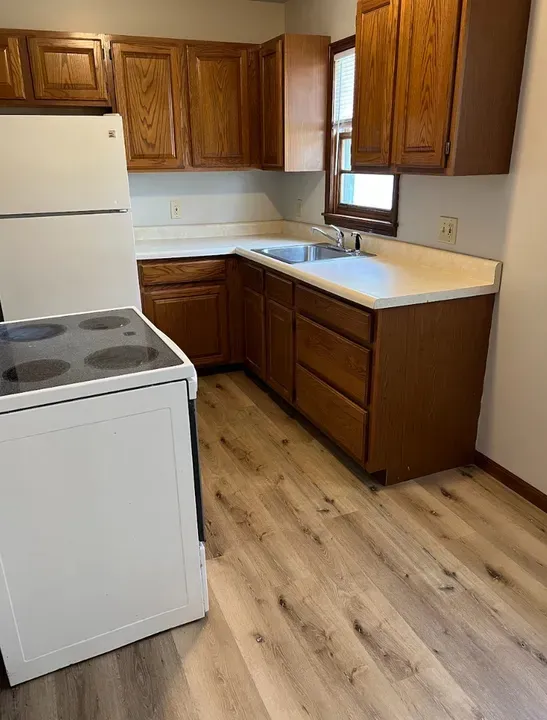 2 Bed 1 Bath Modern Contemporary Residence in Topeka, KS - 4