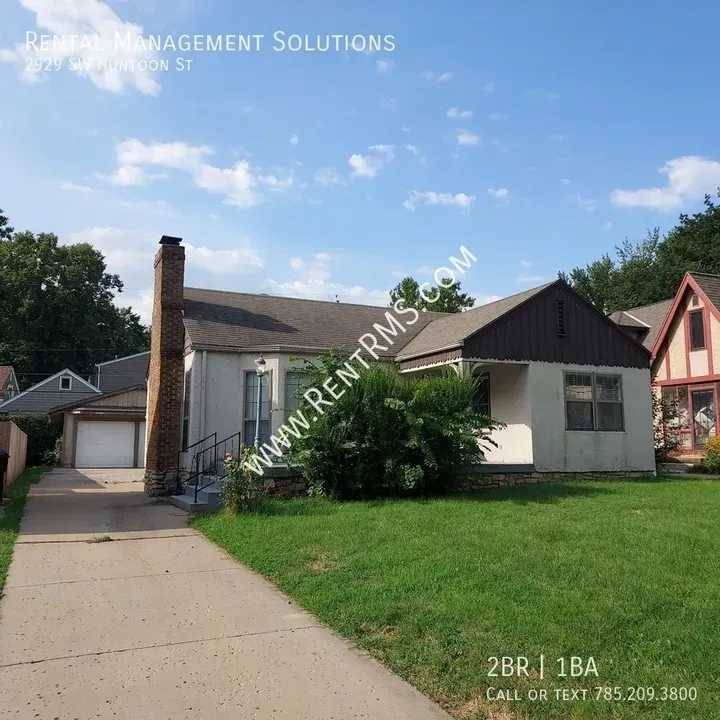 2 Bed 1 Bath Modern Contemporary Residence in Topeka, KS - 1