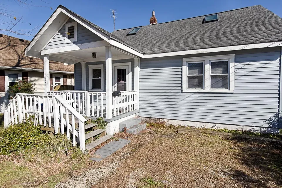 2 Bed 1 Bath Modern Contemporary Residence in Virginia Beach, VA - 3
