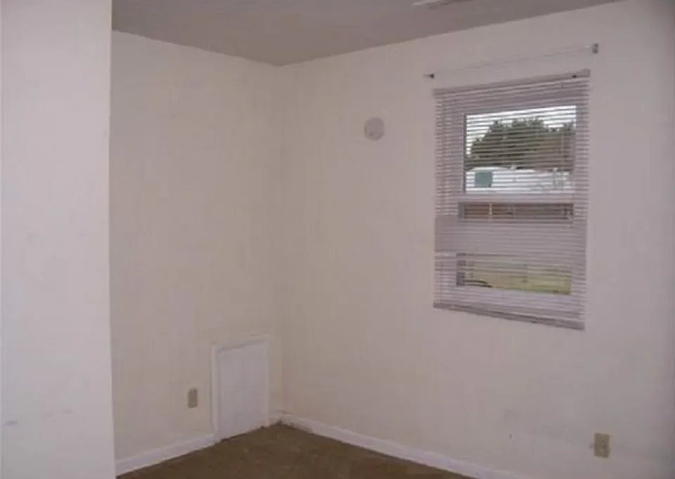 2 Bed 1 Bath Modern Contemporary Residence in Virginia Beach, VA - 5