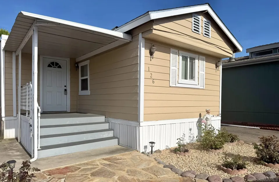 2 Bed 1 Bath Modern Farmhouse in San Diego, CA