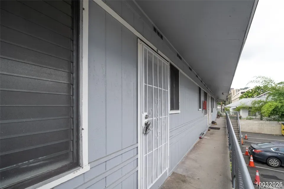 2 Bed 1 Bath Multi-Unit Residential Property in Honolulu, HI - 2
