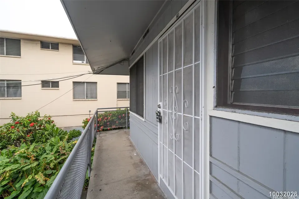 2 Bed 1 Bath Multi-Unit Residential Property in Honolulu, HI - 3