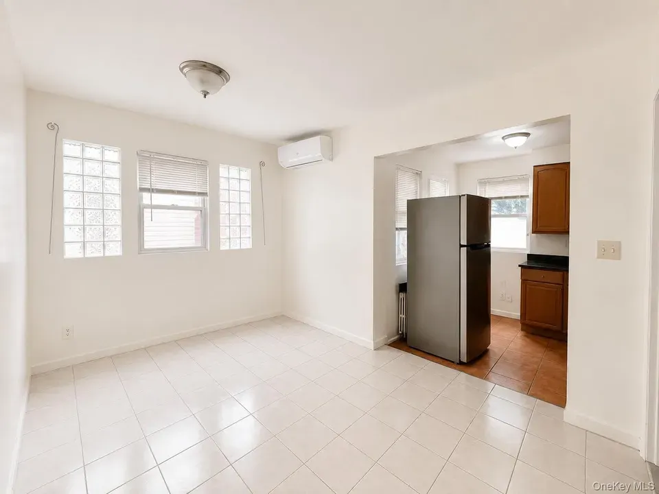 2 Bed 1 Bath Multi-Unit Residential Property in Queens, NY - 4