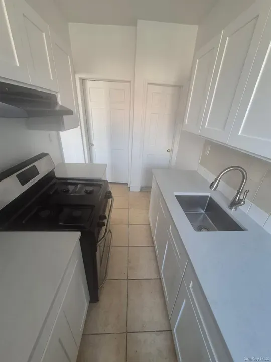 2 Bed 1 Bath Multi-Unit Residential Property in Queens, NY - 4