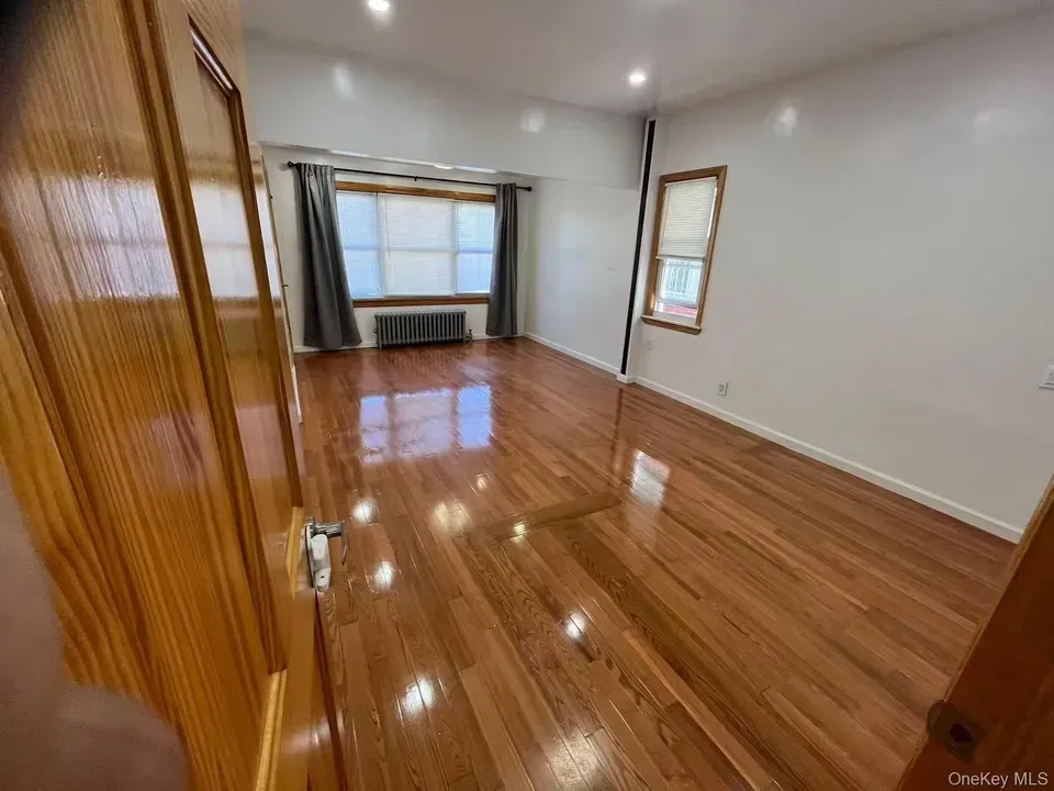 2 Bed 1 Bath Multi-Unit Residential Property in Queens, NY - 4