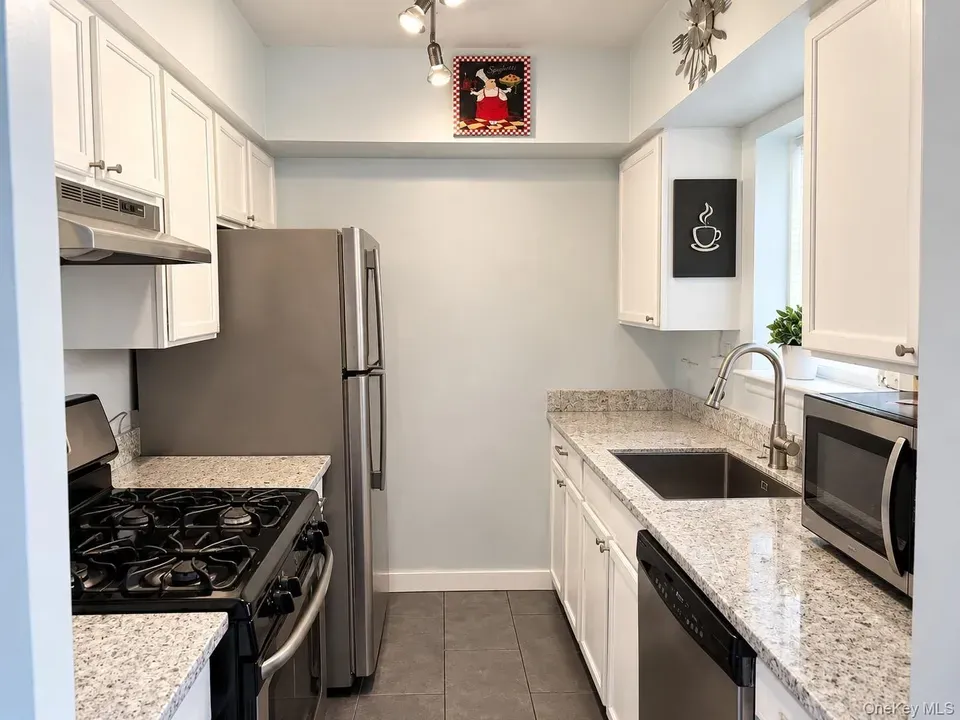 2 Bed 1 Bath Multi-Unit Residential Property in Queens, NY - 3