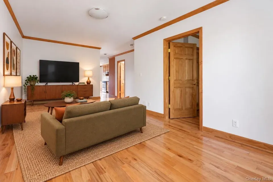 2 Bed 1 Bath Multi-Unit Residential Property in Queens, NY - 5