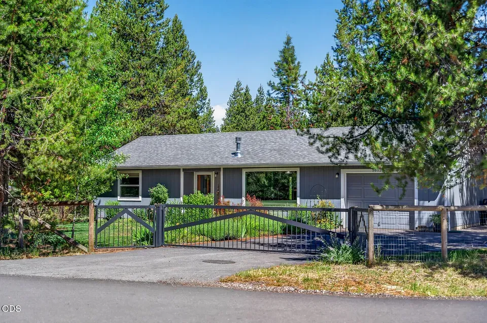 2 Bed 1 Bath Traditional Suburban Family Home in Bend, OR