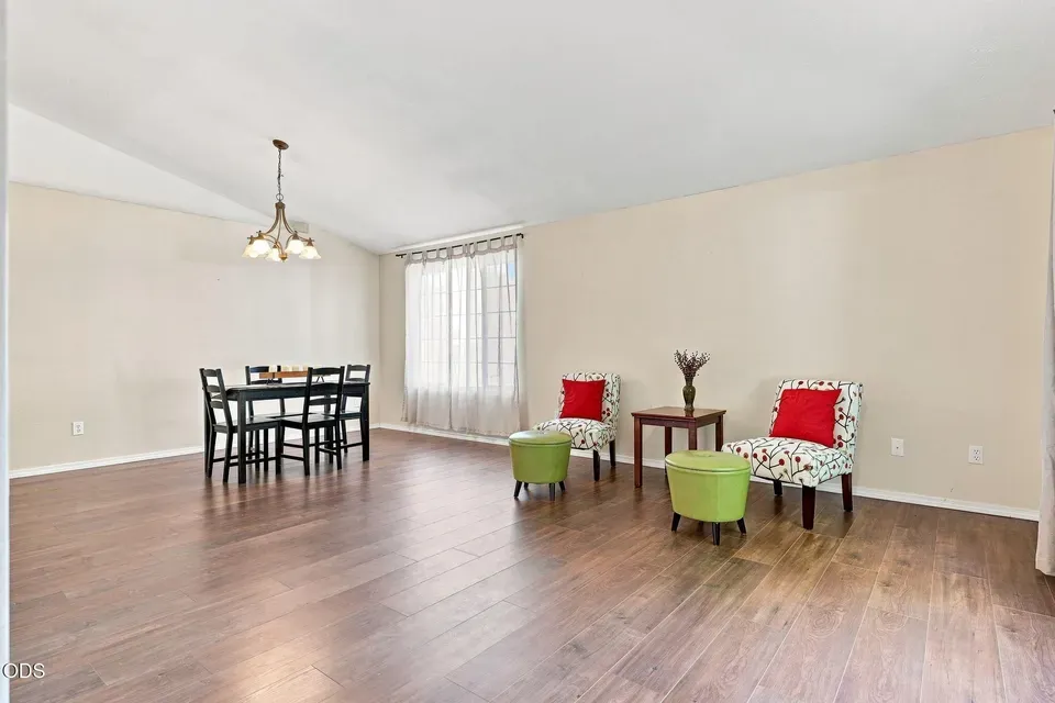 2 Bed 1 Bath Traditional Suburban Family Home in Medford, OR - 2