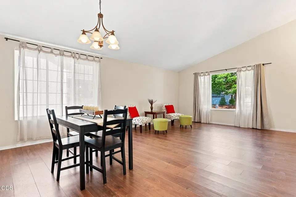 2 Bed 1 Bath Traditional Suburban Family Home in Medford, OR - 3