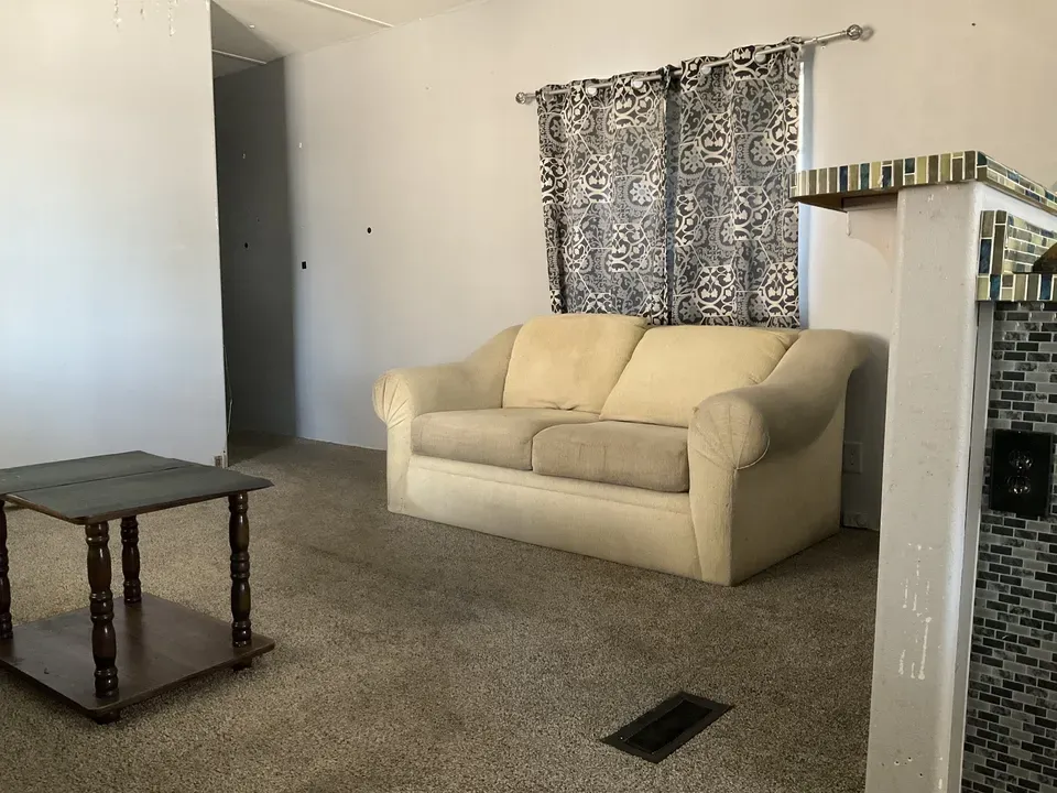 2 Bed 1 Bath Traditional Suburban Family Home in Mesa, AZ - 4