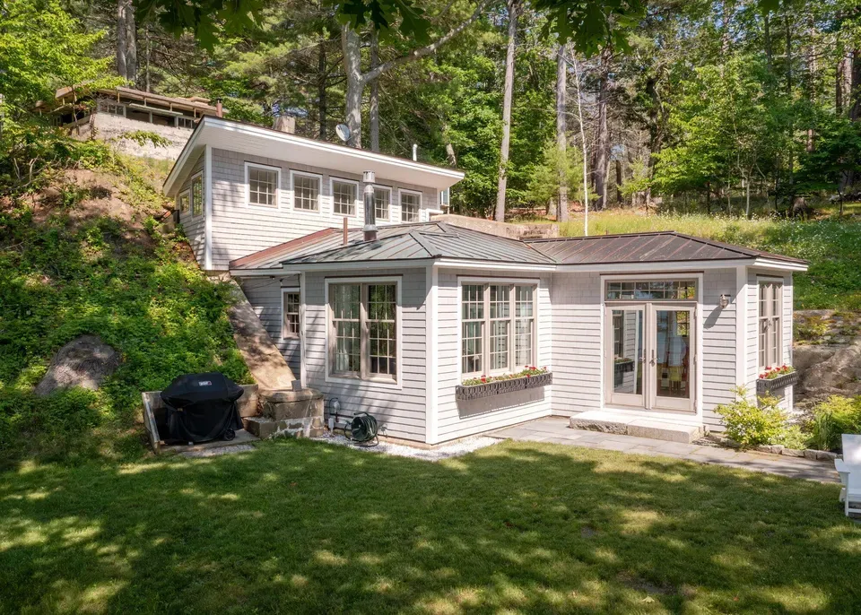 2 Bed 1 Bath Traditional Suburban Family Home in Portland, ME - 2