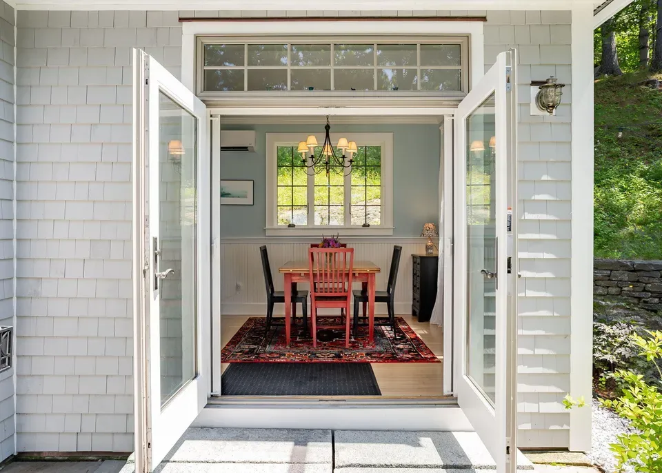 2 Bed 1 Bath Traditional Suburban Family Home in Portland, ME - 5