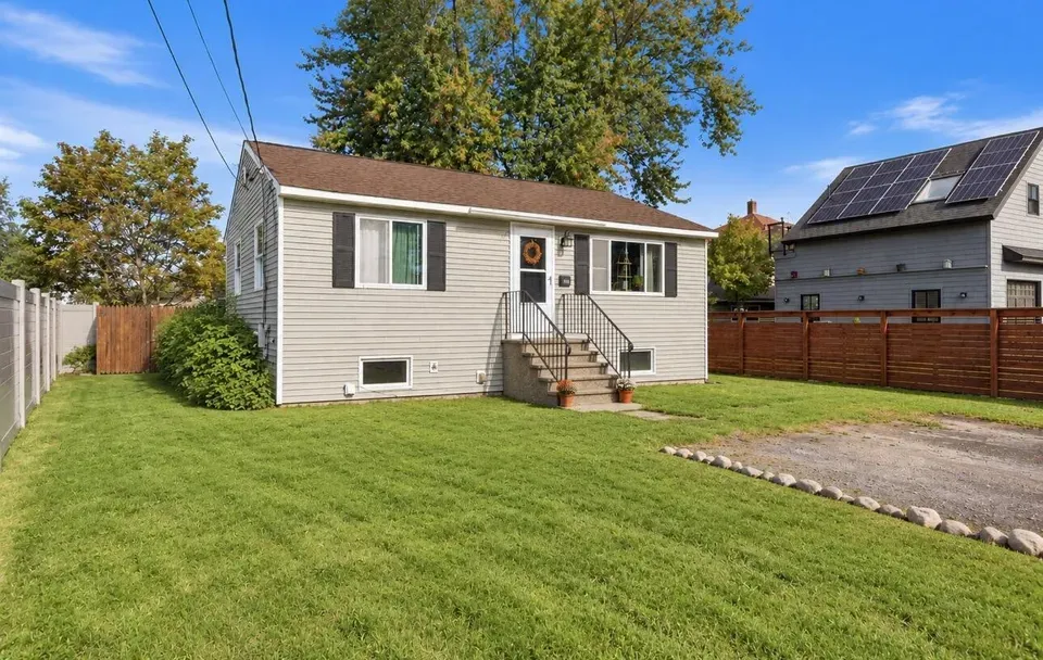 2 Bed 1 Bath Traditional Suburban Family Home in Portland, ME - 2