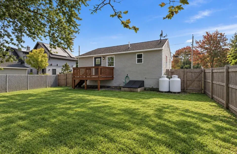 2 Bed 1 Bath Traditional Suburban Family Home in Portland, ME - 4