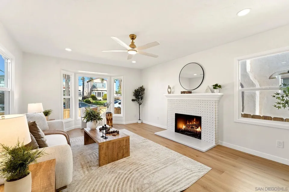 2 Bed 1 Bath Transitional Coastal in San Diego, CA