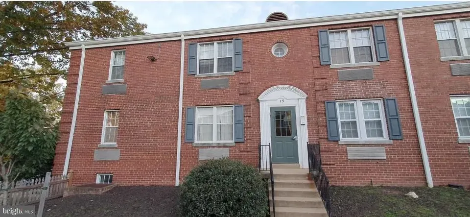 2 Bed 1 Bath Urban Residential Condo in Alexandria, VA