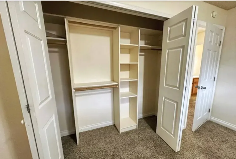 2 Bed 1 Bath Urban Residential Condo in Anchorage, AK - 5