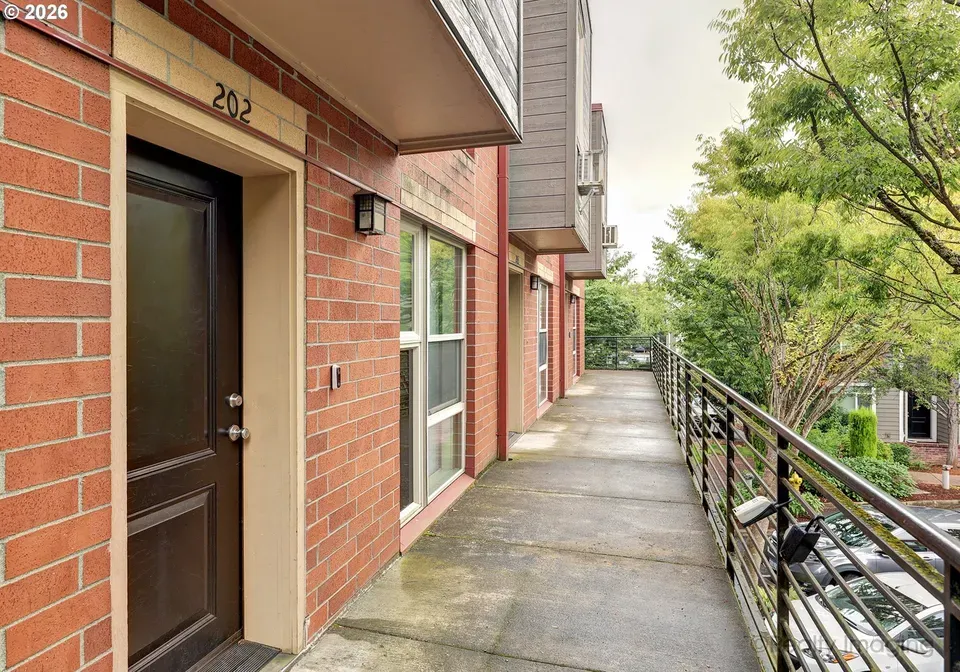 2 Bed 1 Bath Urban Residential Condo in Beaverton, OR