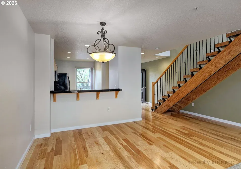 2 Bed 1 Bath Urban Residential Condo in Beaverton, OR - 5