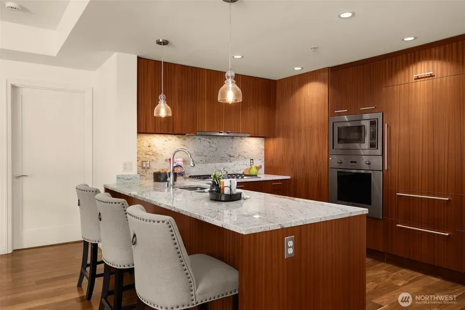 2 Bed 1 Bath Urban Residential Condo in Bellevue, WA - 3