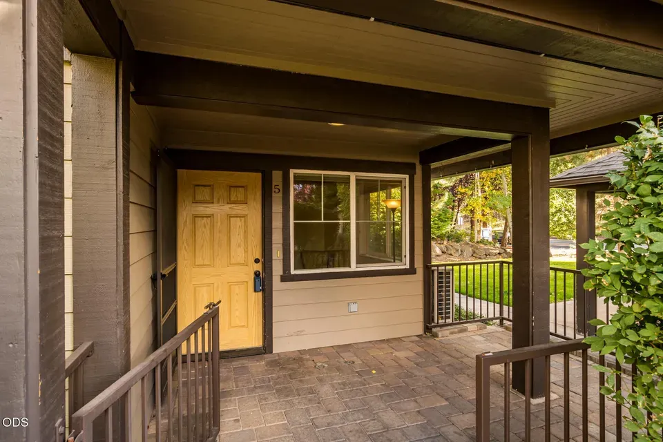 2 Bed 1 Bath Urban Residential Condo in Bend, OR