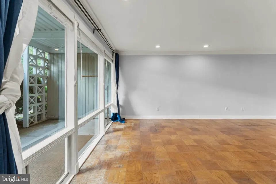 2 Bed 1 Bath Urban Residential Condo in Bethesda, MD - 3