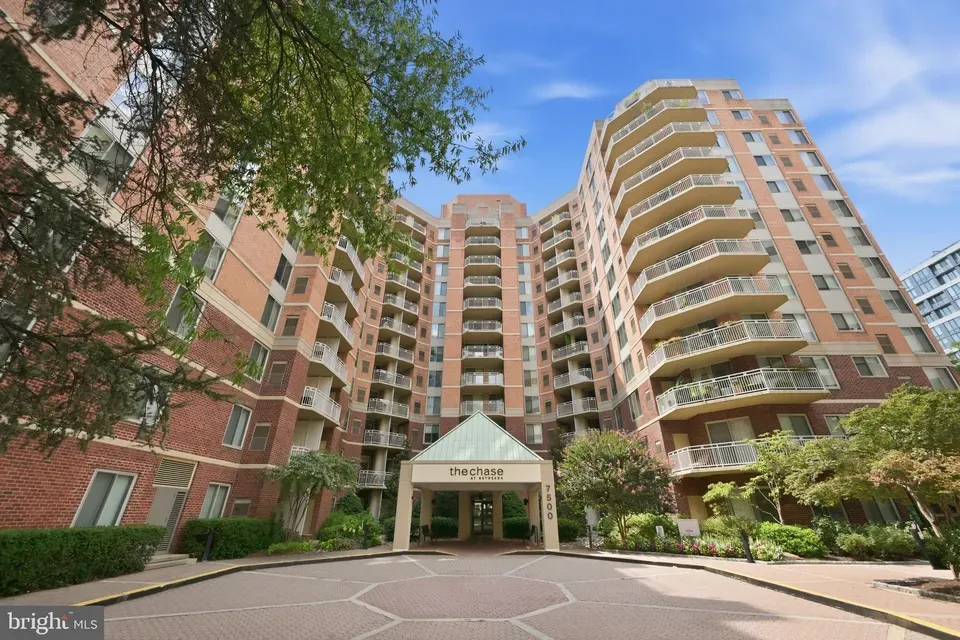 2 Bed 1 Bath Urban Residential Condo in Bethesda, MD