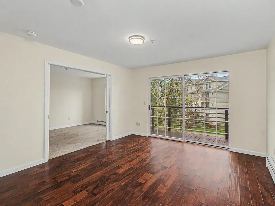 2 Bed 1 Bath Urban Residential Condo in Burlington, VT - 4