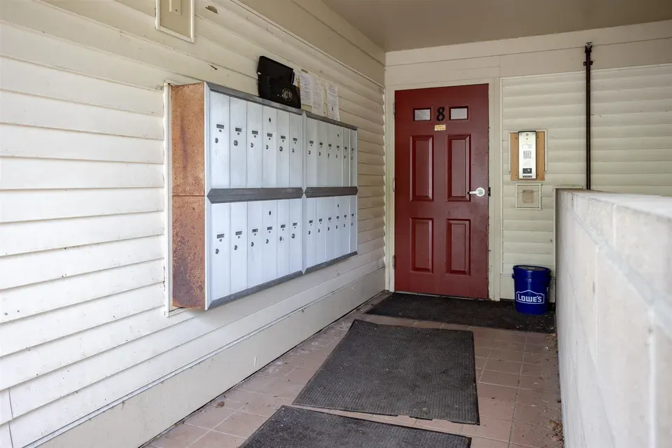 2 Bed 1 Bath Urban Residential Condo in Burlington, VT - 4