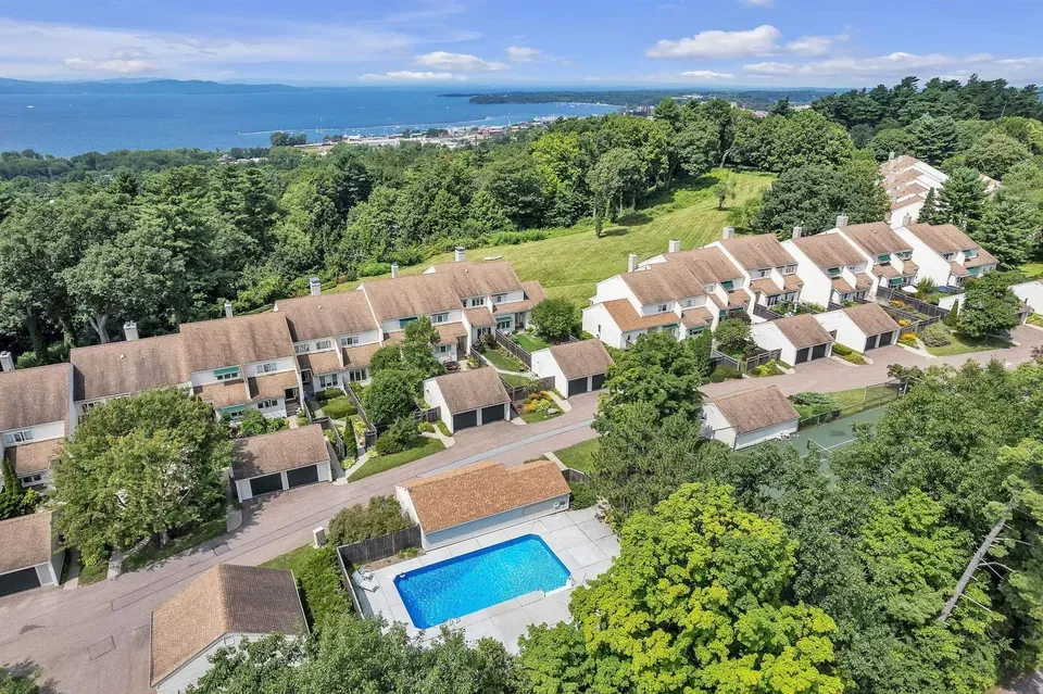 2 Bed 1 Bath Urban Residential Condo in Burlington, VT