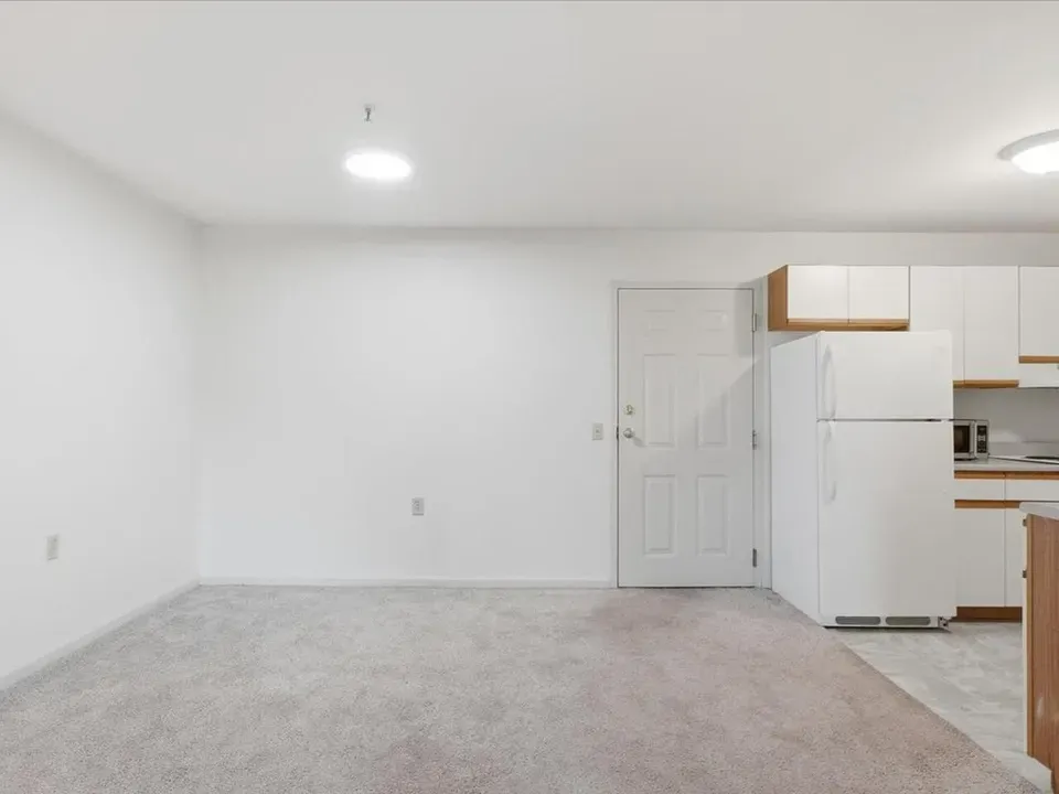 2 Bed 1 Bath Urban Residential Condo in Burlington, VT - 4