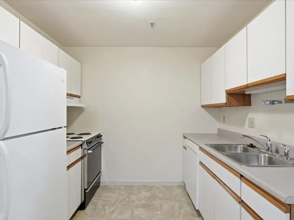 2 Bed 1 Bath Urban Residential Condo in Burlington, VT - 5