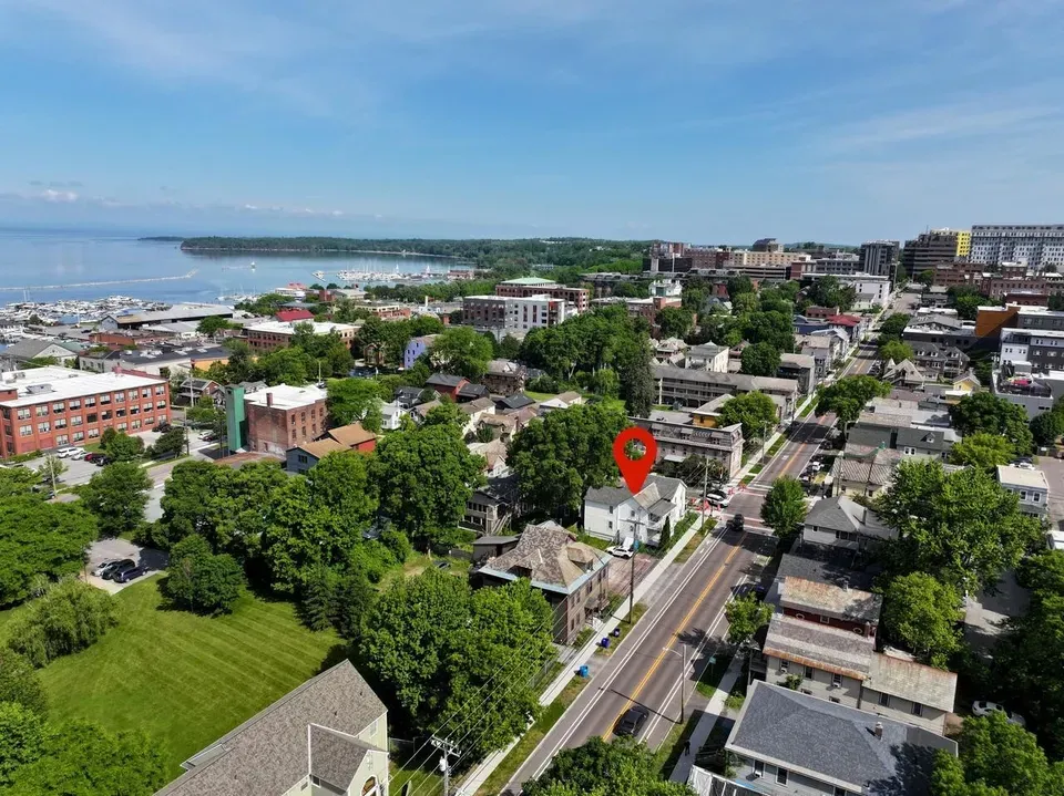 2 Bed 1 Bath Urban Residential Condo in Burlington, VT