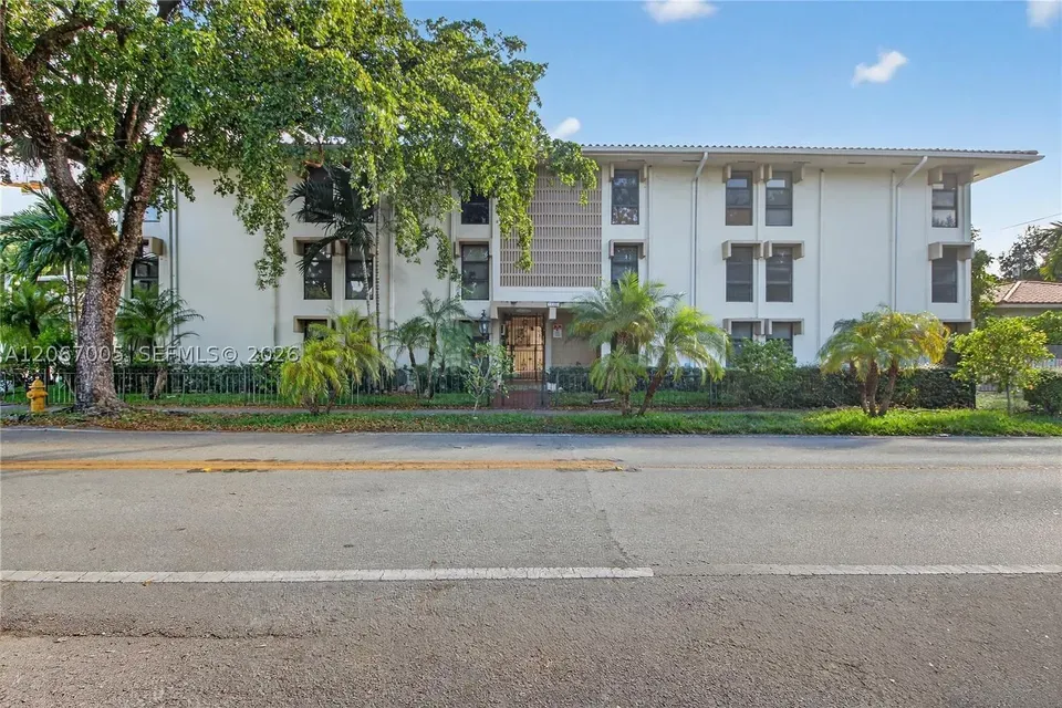 2 Bed 1 Bath Urban Residential Condo in Coral Gables, FL - 1