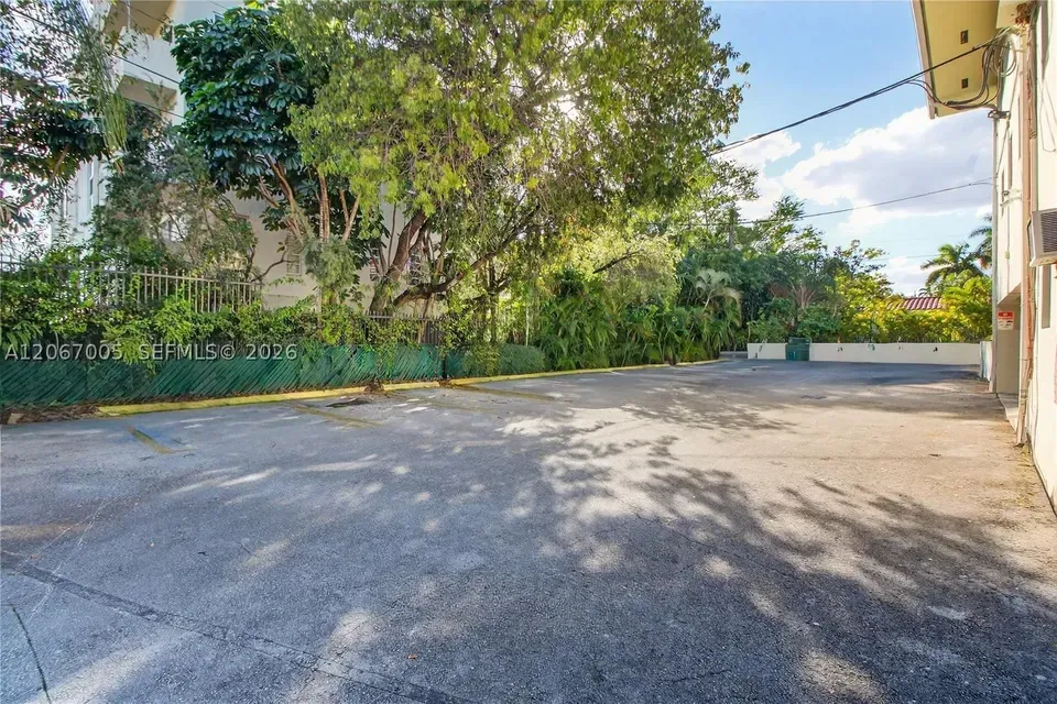 2 Bed 1 Bath Urban Residential Condo in Coral Gables, FL - 5